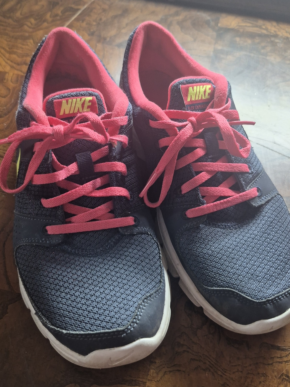 Nike Womens Navy and Pink Athletic Sneakers